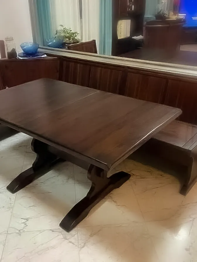 Tavolo datato in abete prima del restyling